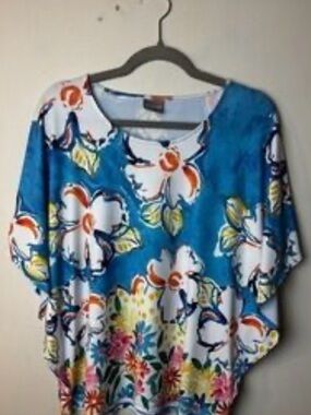 Chico's Floral Print Scoop Neck Boxy Top in Blue, White, Yellow, Pink